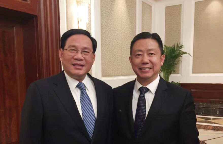 中央政治局常委、國務(wù)院總理李強(qiáng)與周海江合影